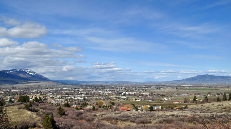 La Grande and the Grande Ronde Valley with Mount Emily